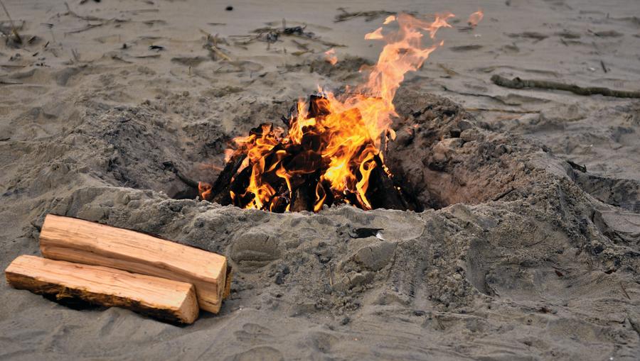BeachFire_Cape_Hatteras_National_Seashore_454282fc-2ffa-488e-ad82-e6e33838c43d